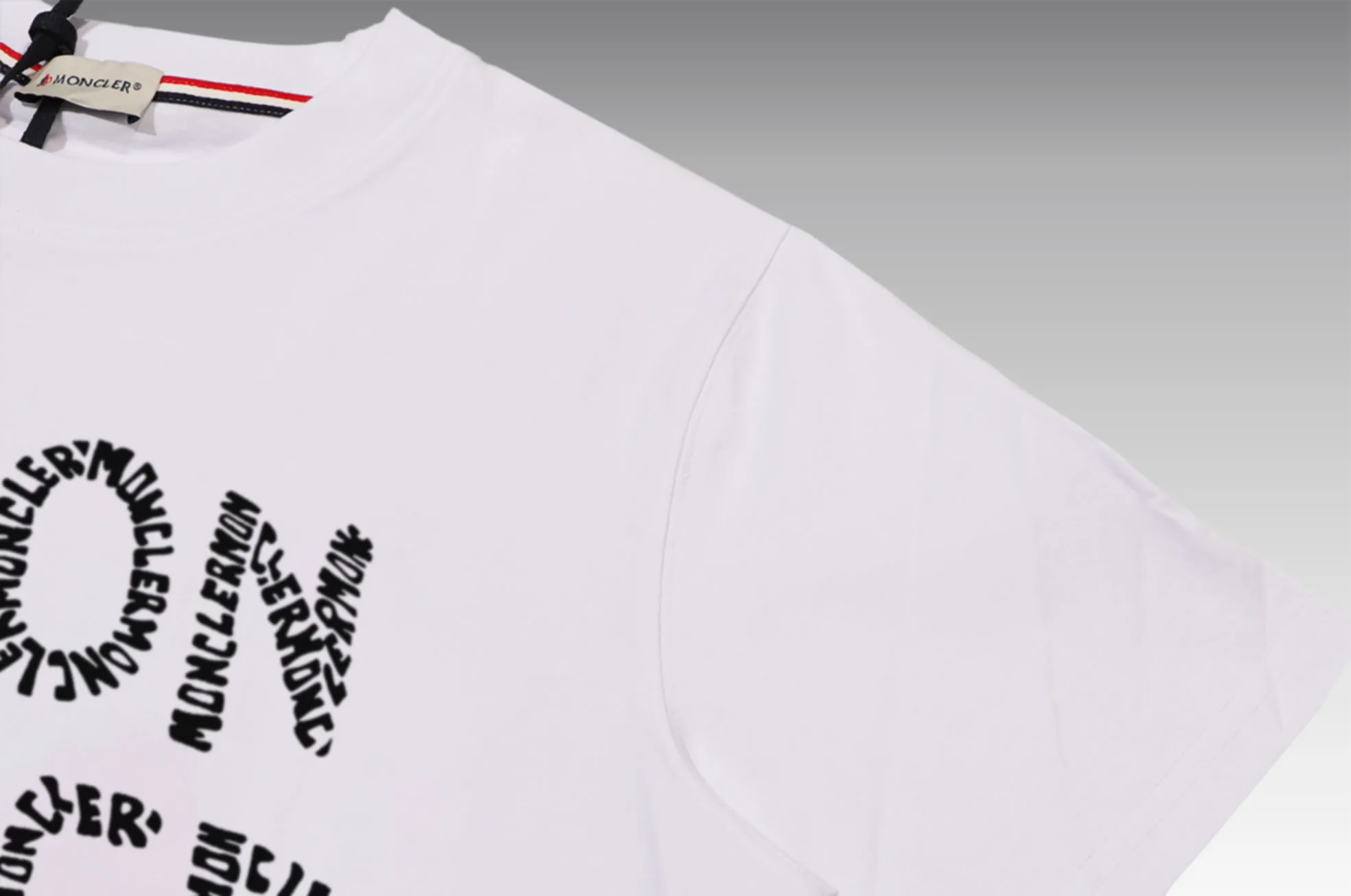 《Moncler~ 》2024New Arrival Quality T , Versatile Quality ！ ‼ 32 250G ‼ ， ， ， ， T 🤪 Sizes：S-M-L-XL-2XL ：Black，White， Same Style